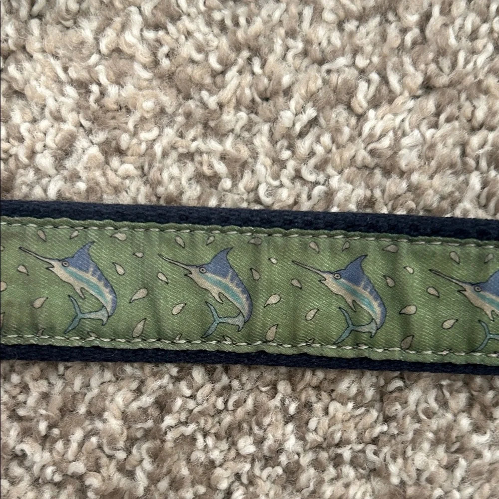 Vineyard Vines by Shep and Ian kid’s green swordfish preppy golf size 26 belt